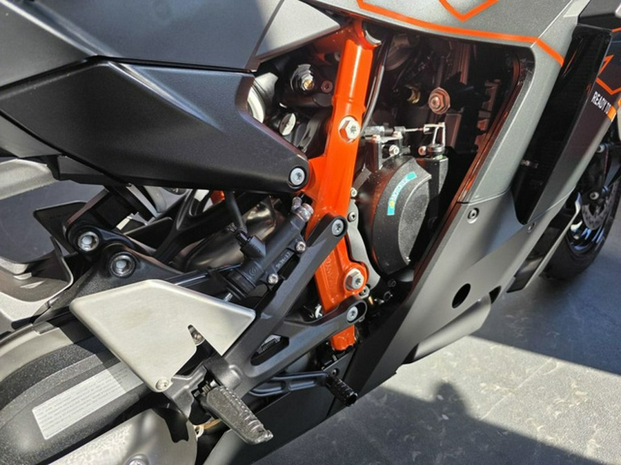2026 KTM RC 990 R