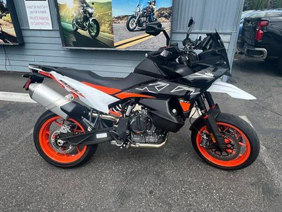 2024 KTM 890 SMT