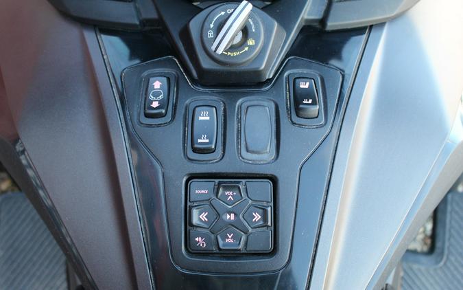 2023 Can-Am RT LTD 1330 SE6