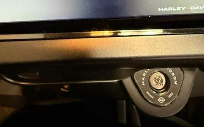 2025 Harley-Davidson® FLHXU - Street Glide® Ultra