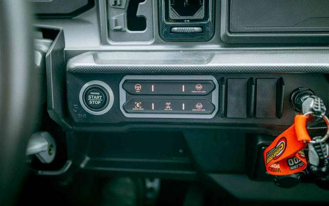 2026 Can-Am® Defender MAX XT CAB HD11