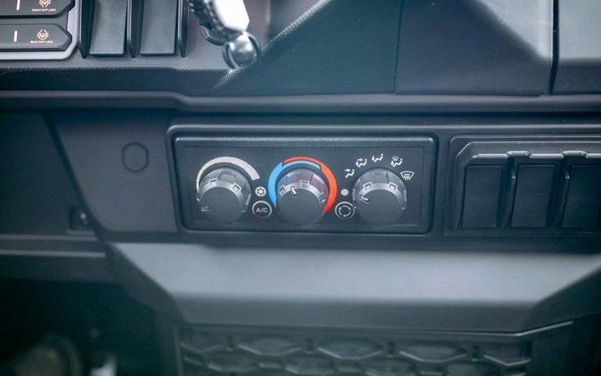 2026 Can-Am® Defender MAX XT CAB HD11