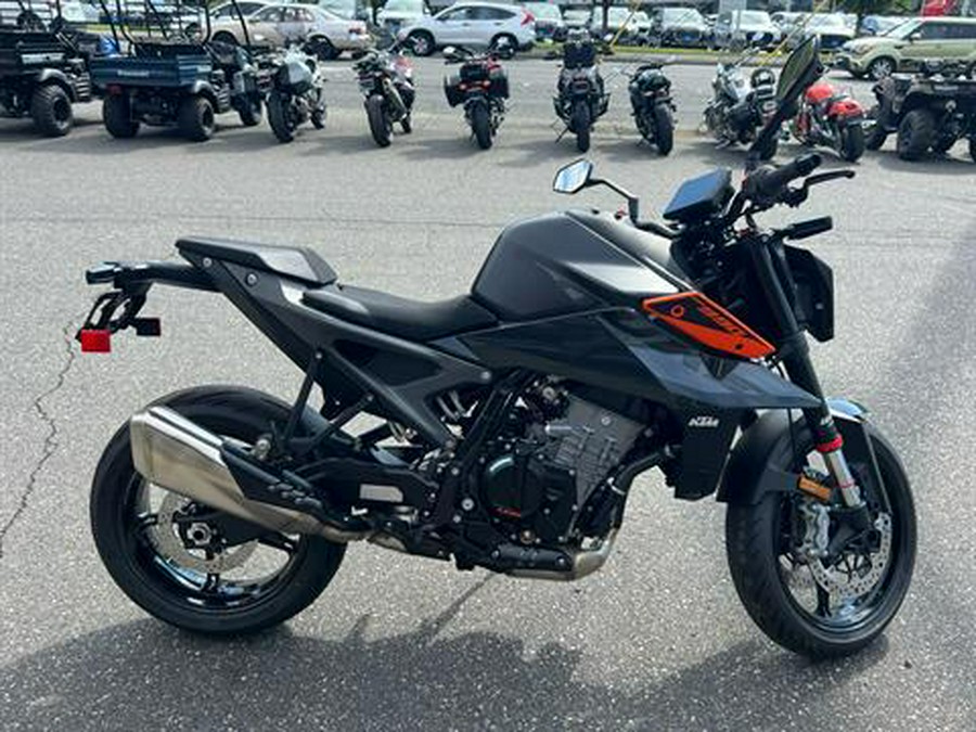 2024 KTM 990 Duke