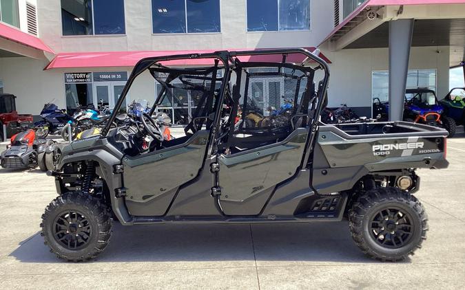 2025 Honda Pioneer 1000-6 Crew Deluxe