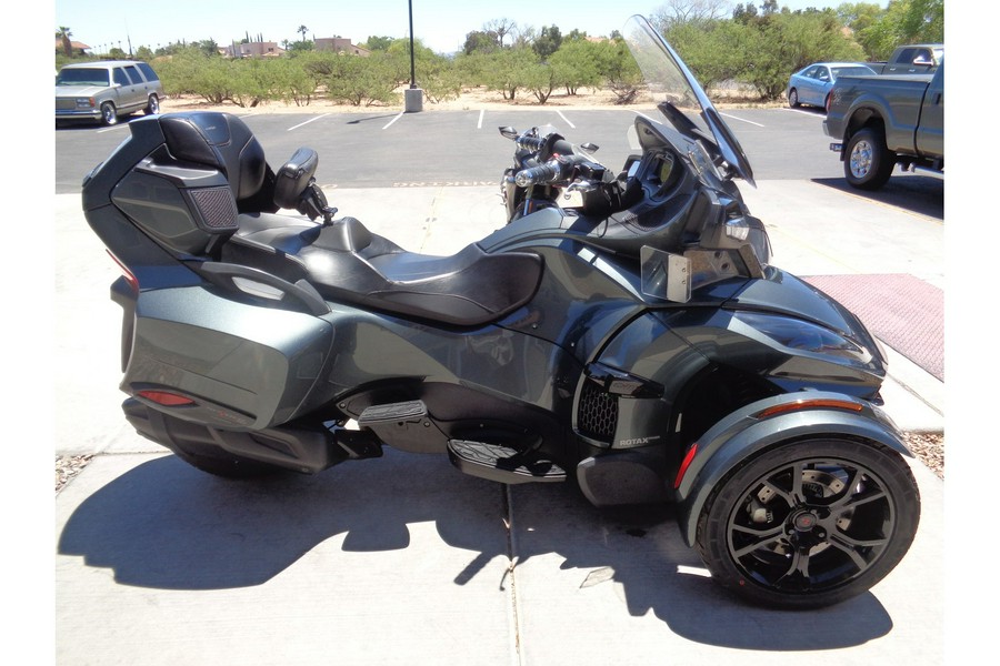 2019 Can-Am Spyder® RT Limited SE6 - Dark Edition