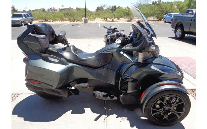 2019 Can-Am Spyder® RT Limited SE6 - Dark Edition