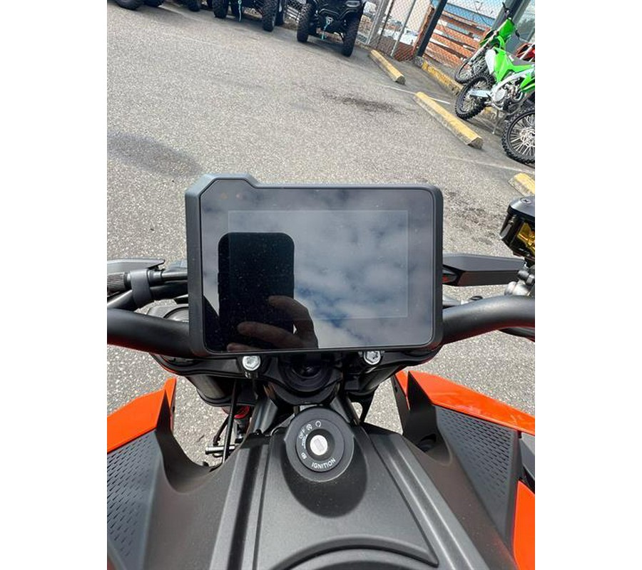 2024 KTM 990 Duke