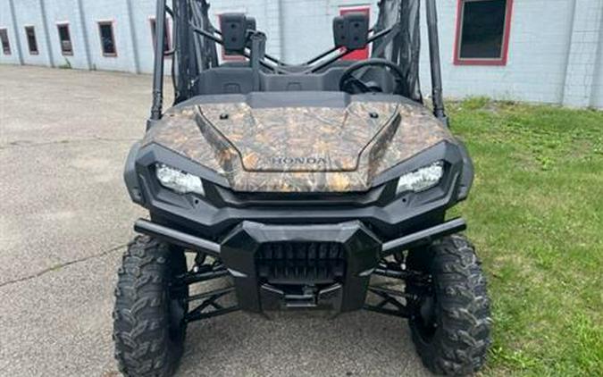 2023 Honda Pioneer 1000-6 Deluxe Crew