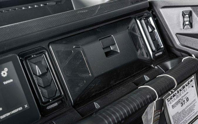 2026 Can-Am Defender Limited HD11