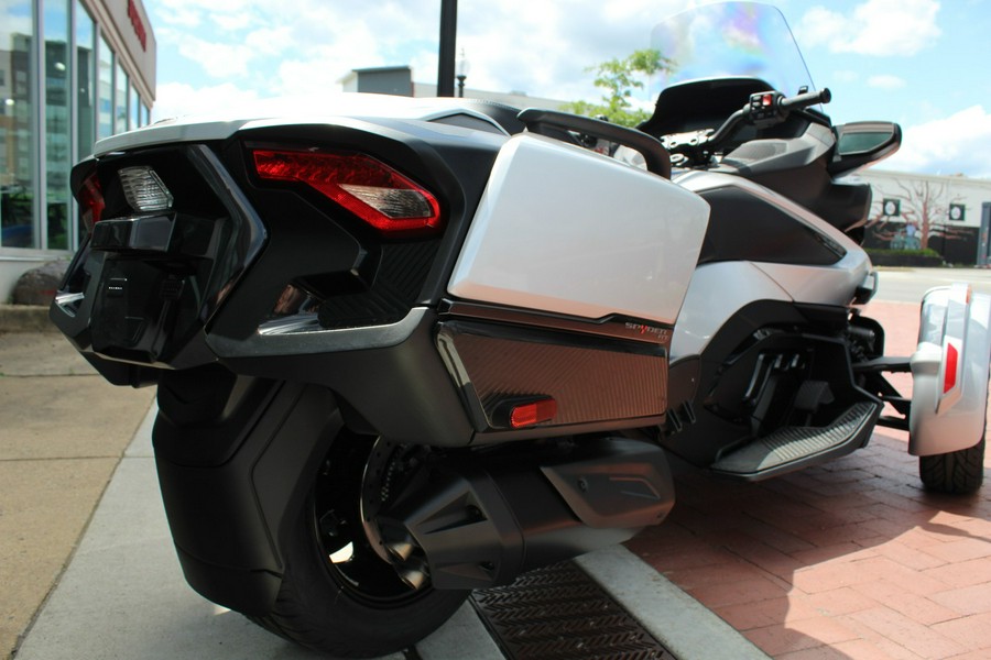 2024 Can-Am Spyder RT