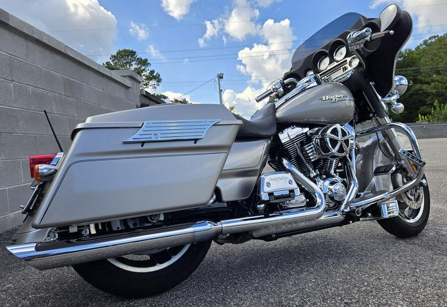 2009 Harley-Davidson® FLHX - Street Glide®