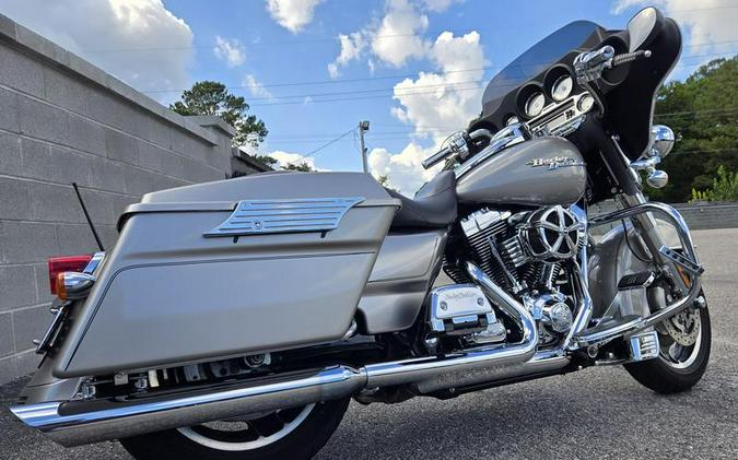 2009 Harley-Davidson® FLHX - Street Glide®