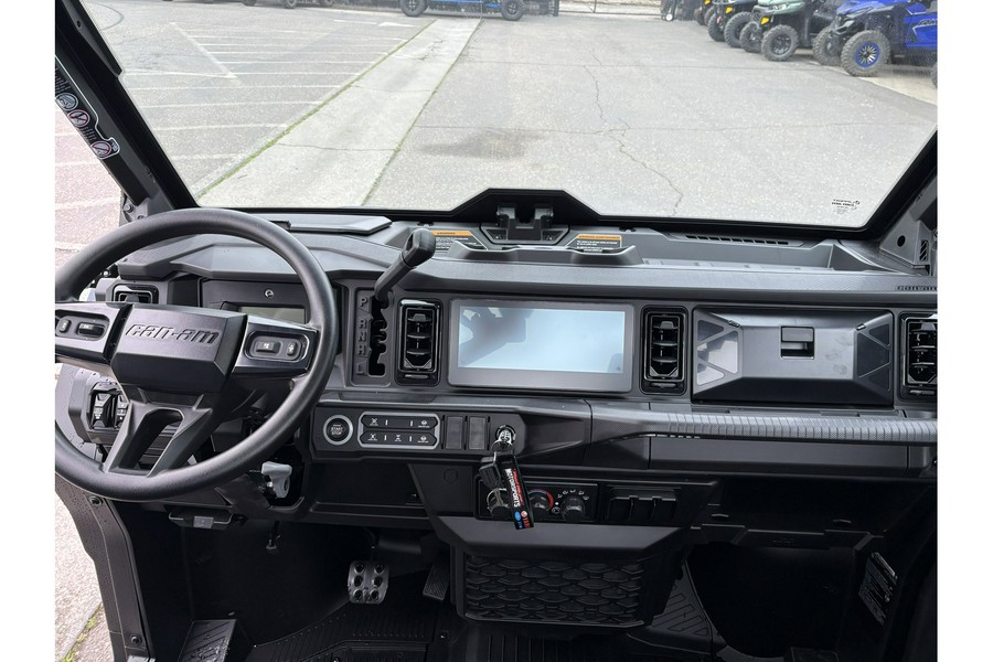 2026 Can-Am Defender XT Cab HD11