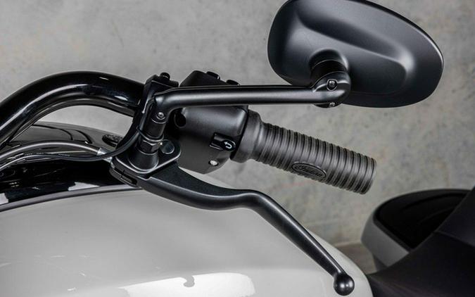 2026 Indian Challenger Dark Horse 112 w/PowerBand Audio Chal