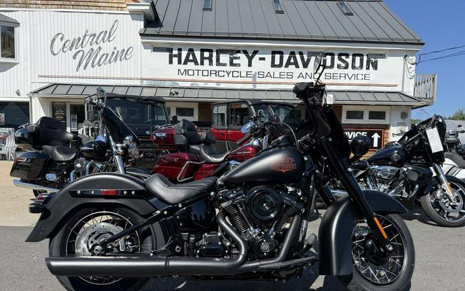 2026 Harley-Davidson® FLHD - Deadwood™