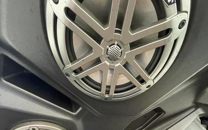 2022 Can-Am® Defender MAX Lone Star Cab HD10