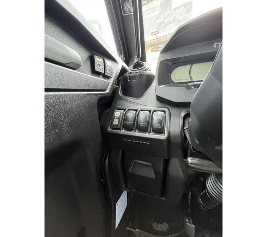 2022 Can-Am® Defender MAX Lone Star Cab HD10