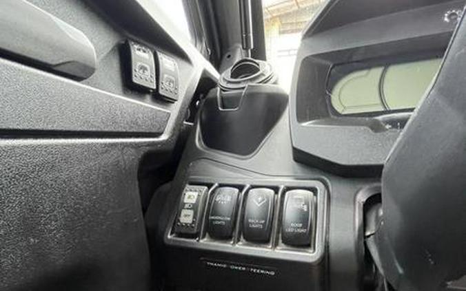 2022 Can-Am® Defender MAX Lone Star Cab HD10