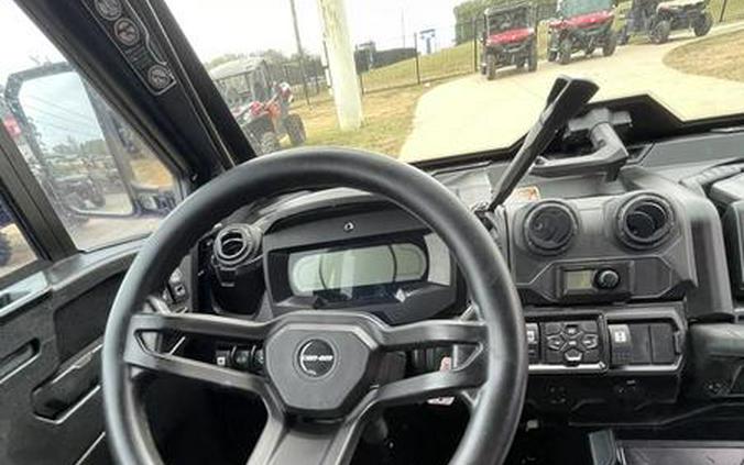 2022 Can-Am® Defender MAX Lone Star Cab HD10