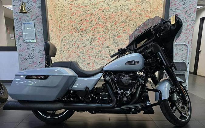 2024 Harley-Davidson Street Glide Base