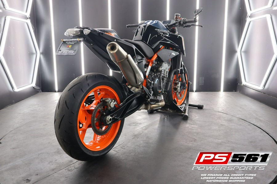 2022 KTM 890 Duke R