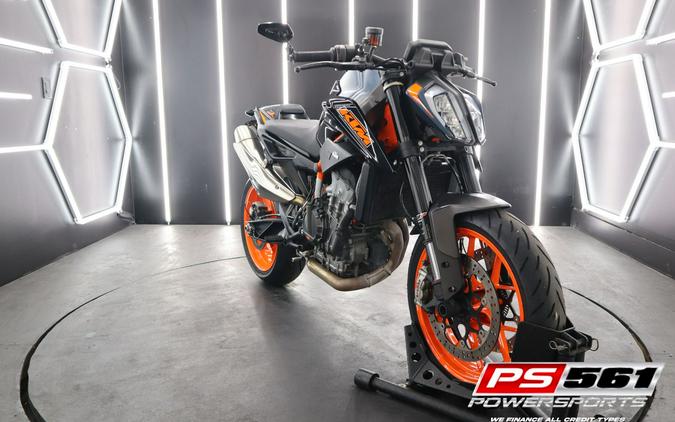 2022 KTM 890 Duke R