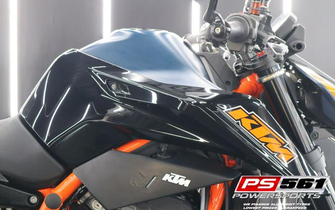 2022 KTM 890 Duke R