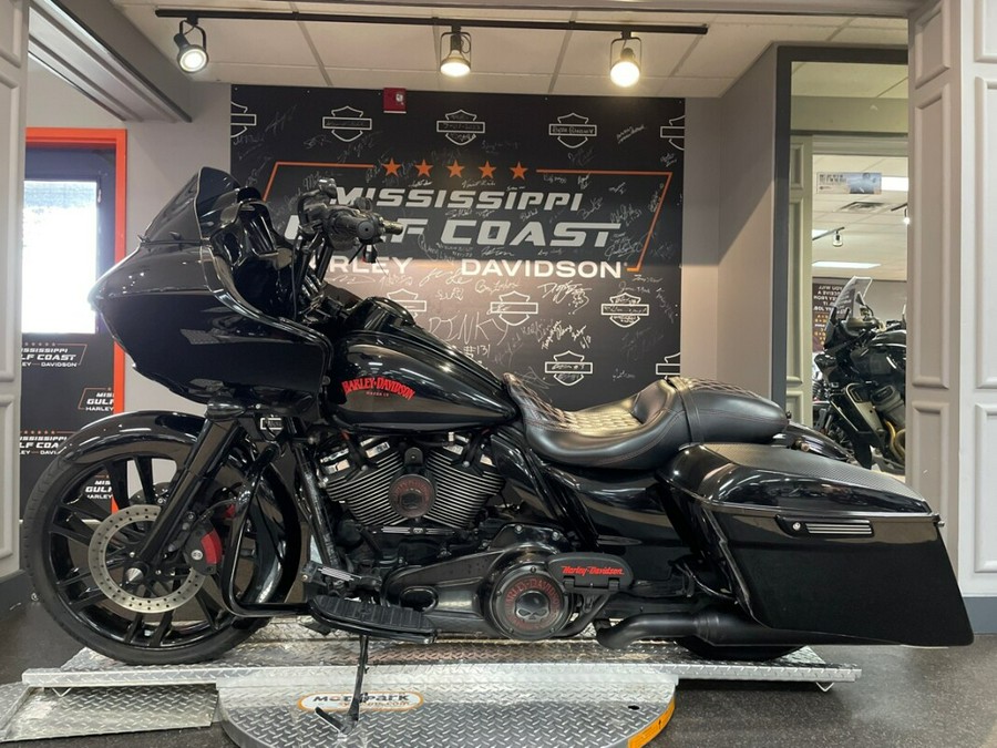 FLTRXS 2019 Road Glide® Special