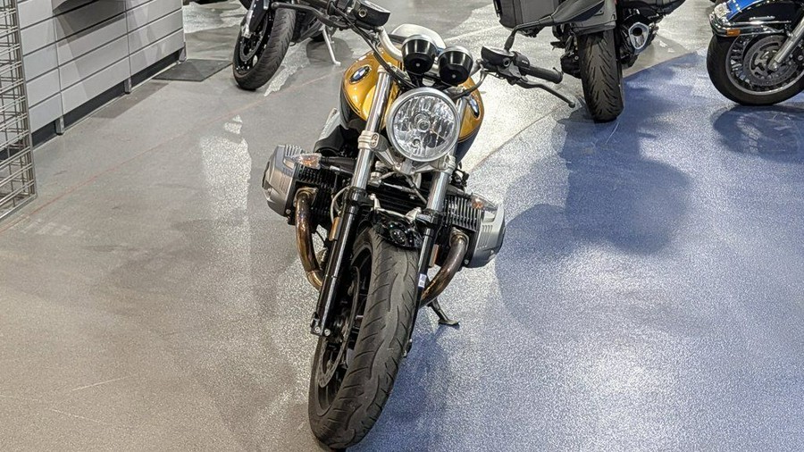 2019 BMW R nineT Pure Black Storm Metallic/Aurum