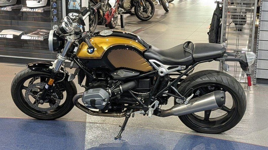 2019 BMW R nineT Pure Black Storm Metallic/Aurum