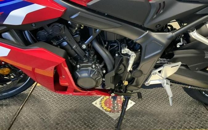 2026 Honda® CBR650R E-Clutch