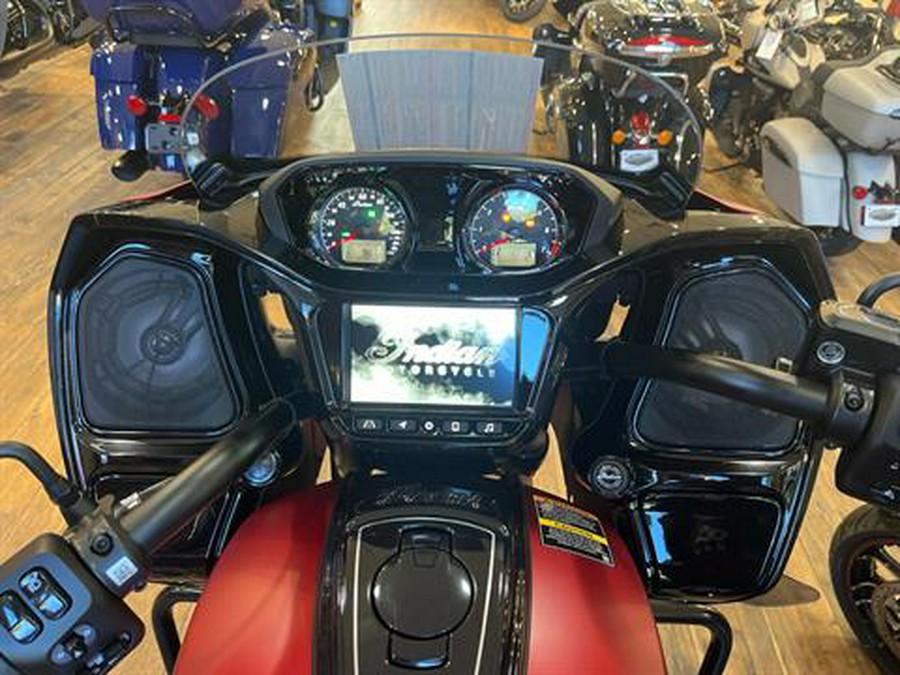 2024 Indian Motorcycle Challenger® Dark Horse® with PowerBand Audio Package