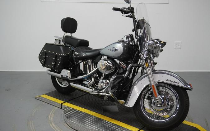 2014 Harley-Davidson® Heritage Softail® Classic Two-Tone Charcoal Pearl/Brilliant Silver Pearl