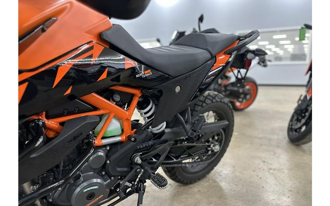 2024 KTM Adventure 390