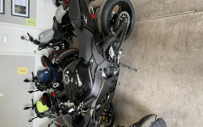 2026 Kawasaki Ninja® ZX™-10R Base