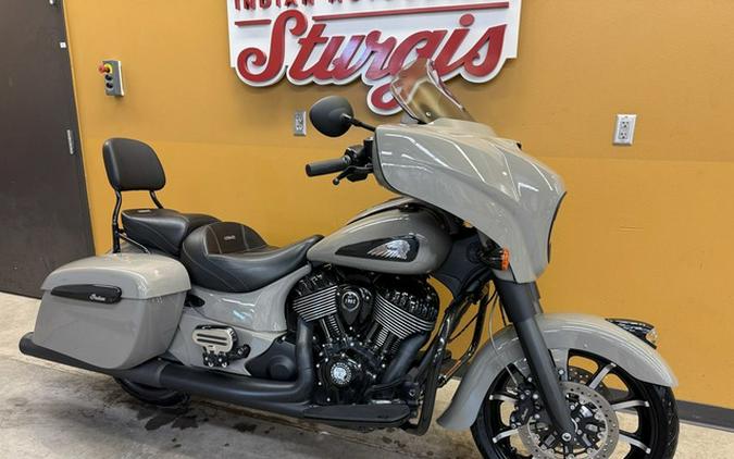 2023 Indian Chieftain Dark Horse Quartz Gray Dark Horse Sagebrush Smoke