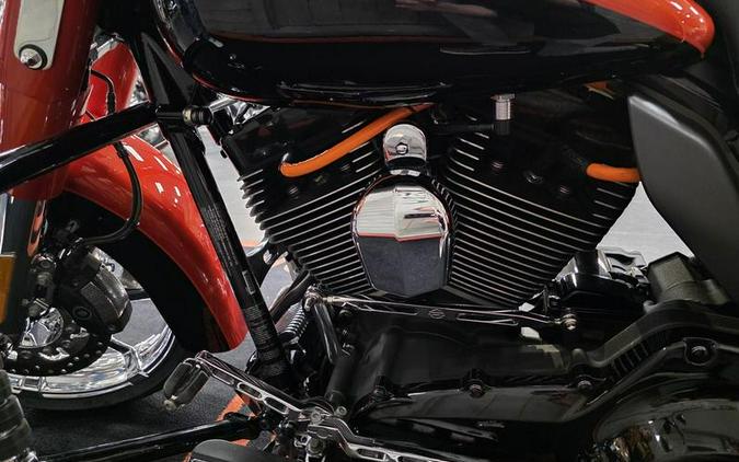 2014 Harley-Davidson® FLHRSE - CVO™ Road King®