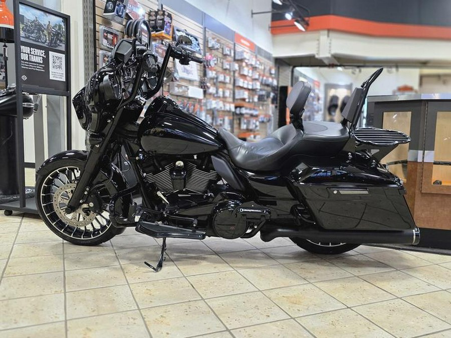 2017 Harley-Davidson® FLHXS - Street Glide® Special