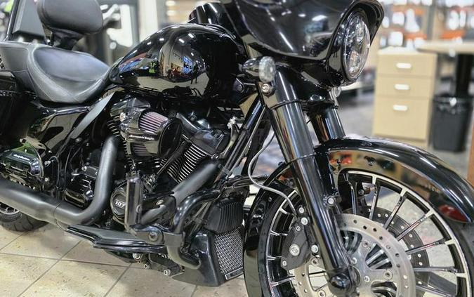 2017 Harley-Davidson® FLHXS - Street Glide® Special