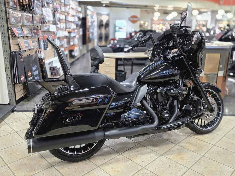 2017 Harley-Davidson® FLHXS - Street Glide® Special