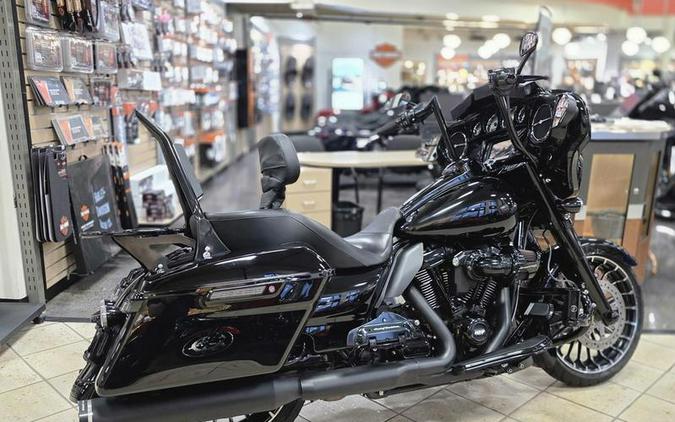 2017 Harley-Davidson® FLHXS - Street Glide® Special