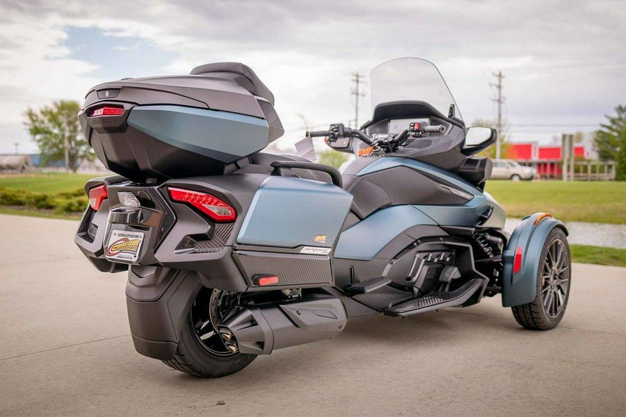2026 Can-Am® Spyder RT Limited Dark