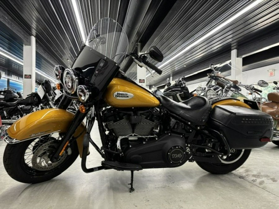 2023 Harley-Davidson Softail FLHCS - Heritage Classic