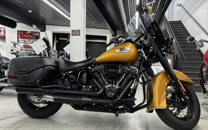 2023 Harley-Davidson Softail FLHCS - Heritage Classic