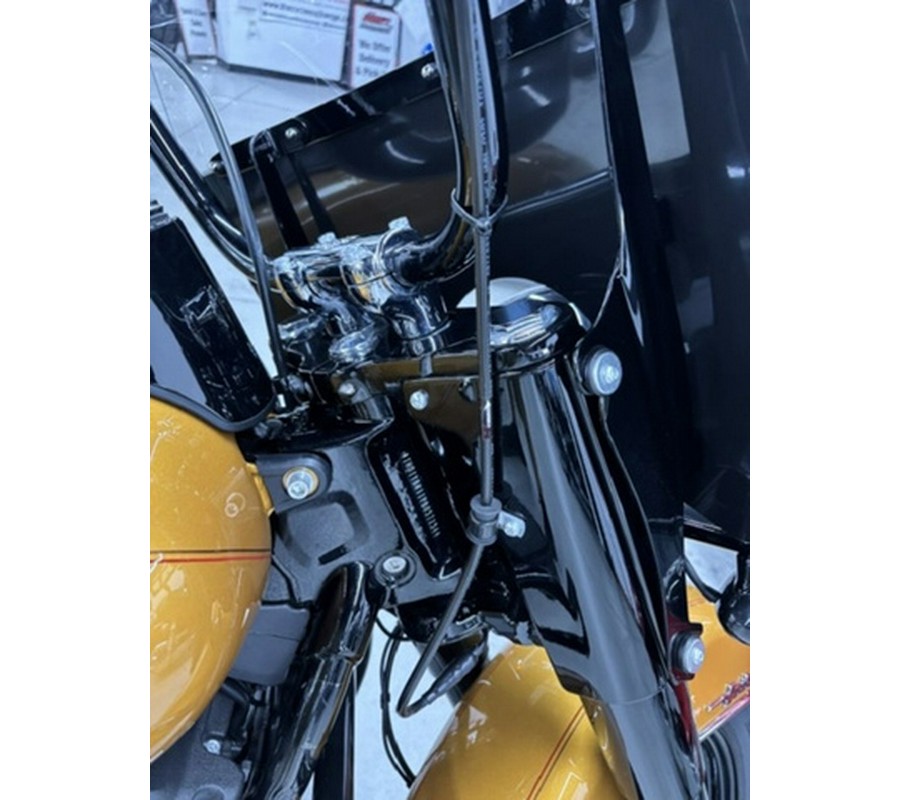 2023 Harley-Davidson Softail FLHCS - Heritage Classic