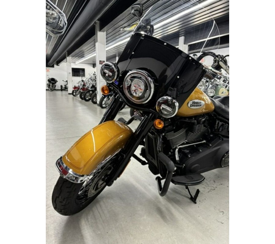 2023 Harley-Davidson Softail FLHCS - Heritage Classic