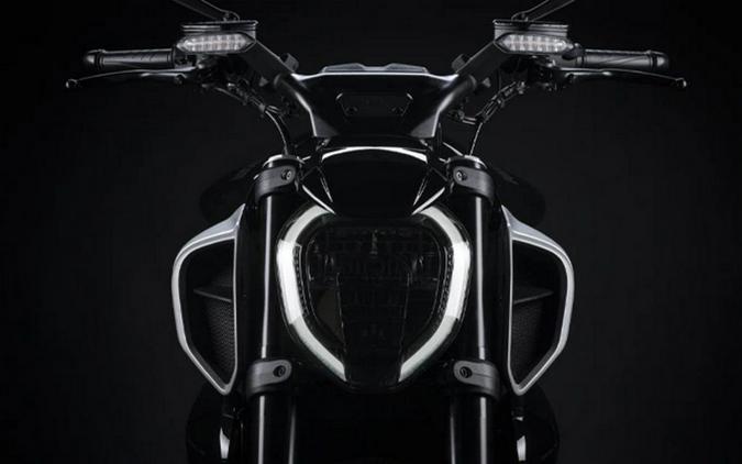 2024 Ducati Diavel V4 Black