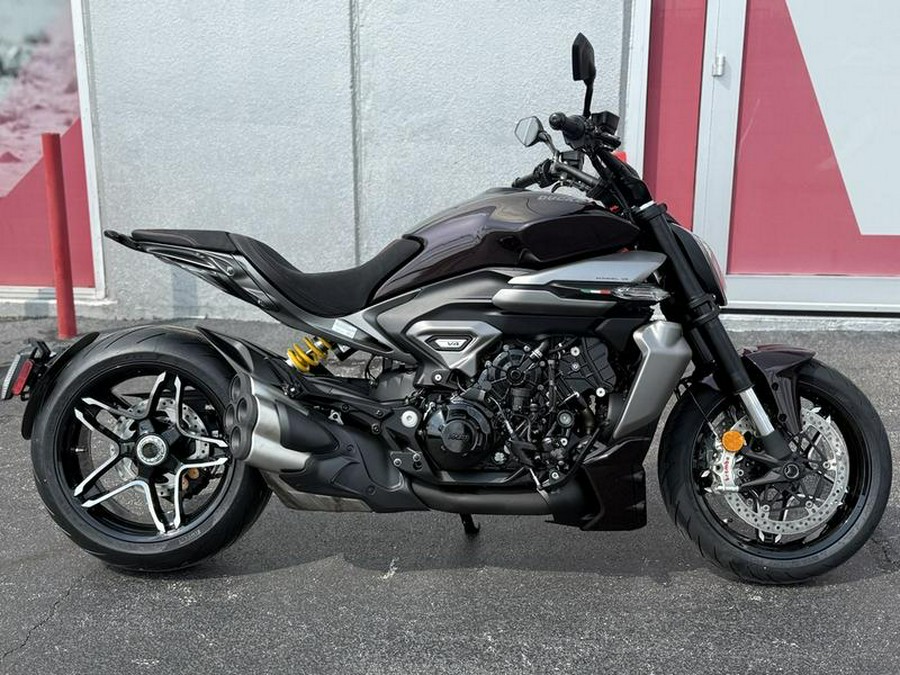 2026 Ducati XDiavel V4 Black Lava