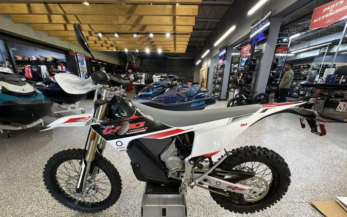 New 2025 STARK FUTURE Varg EX 80 HP