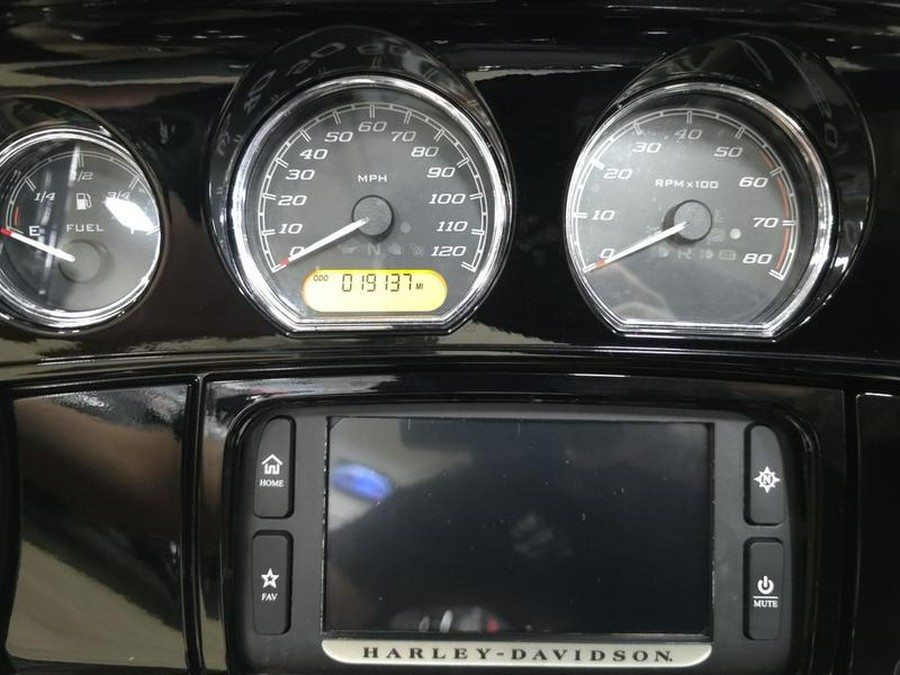 2018 Harley-Davidson® FLHXS - Street Glide® Special